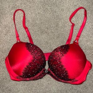 Victoria’s Secret Miraculous Plunge